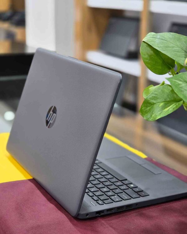 Hp 250 G7 core i5 - Image 3