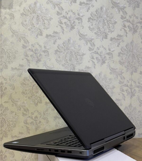 Dell Precision 7710 - Image 4