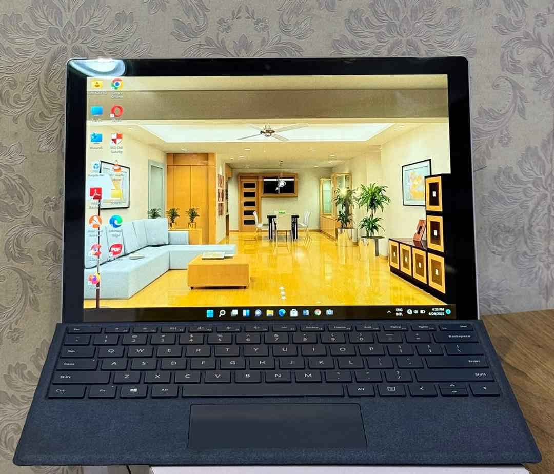 Microsoft Surface Pro 1796 i5 (7th gen)