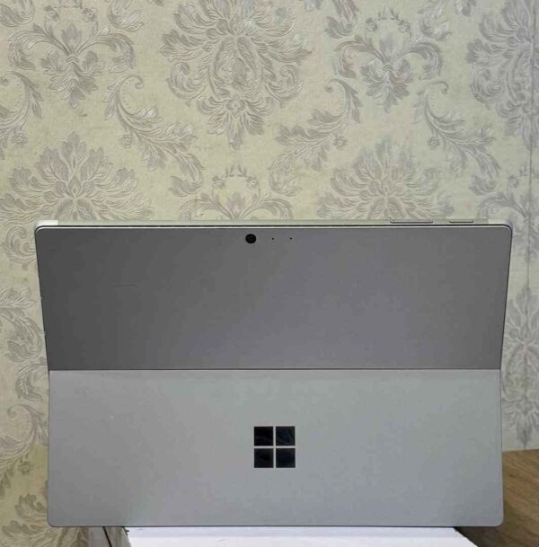 Microsoft Surface Pro 1796 i5 (7th gen) - Image 3