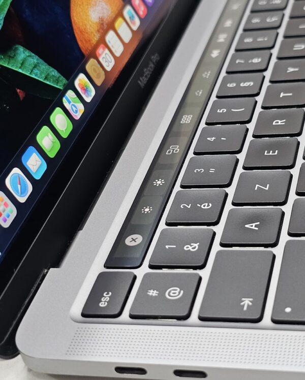 MacBook Pro 2020 i5(8th gen) 13” inches - Image 5