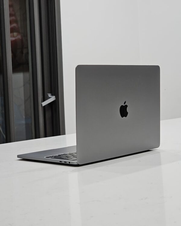 MacBook Pro 2020 i5(8th gen) 13” inches